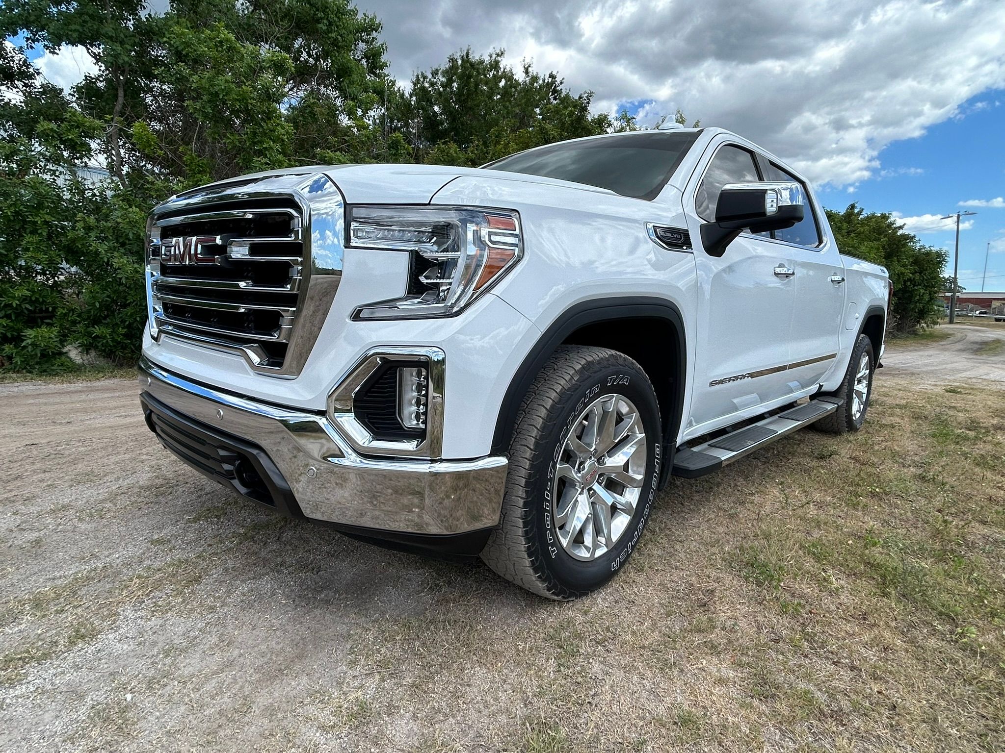 Used 2019 GMC Sierra 1500 SLT w/ SLT Premium Plus Package AWD/4WD image 2