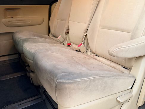 Used 2015 Kia Sedona LX w/ LX Convenience Package image 21