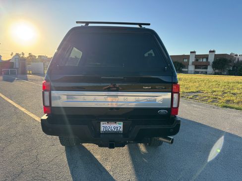 Used 2020 Ford F250 Platinum w/ Tremor Off-Road Package image 9