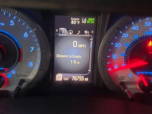 Used 2018 Toyota Sienna SE w/ SE Preferred Package FWD image 12