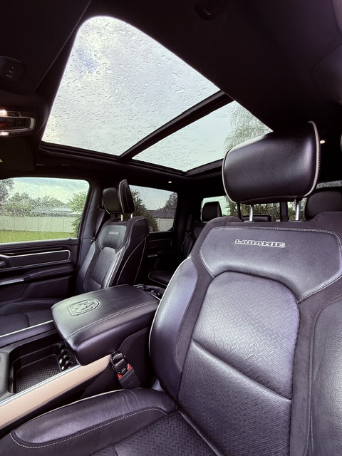 Used 2019 RAM 1500 Laramie RWD image 32