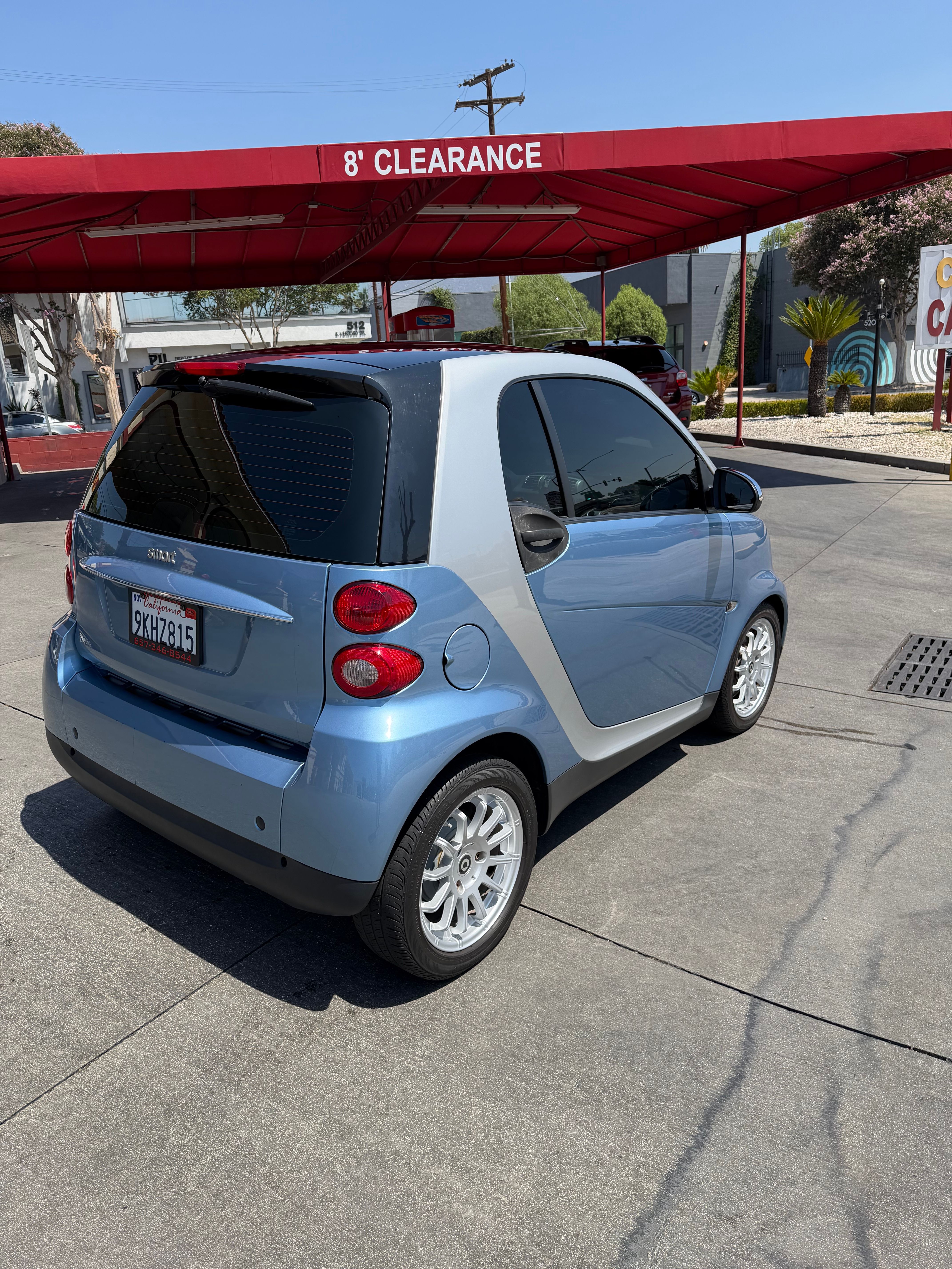 Used 2011 smart fortwo passion RWD image 4