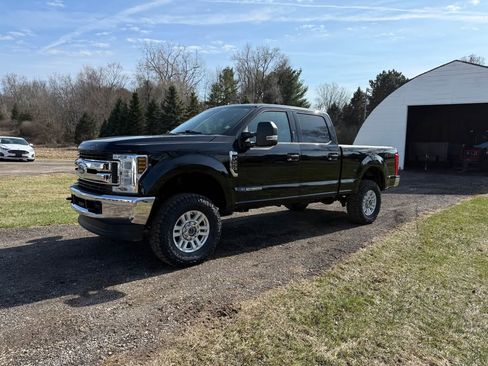Used 2018 Ford F250 XLT image 2