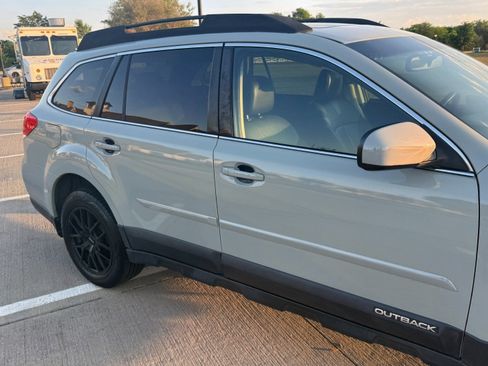 Used 2014 Subaru Outback 2.5i Limited w/ Moonroof Package image 6