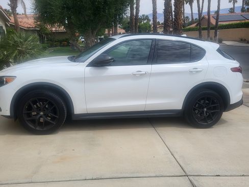 Used 2019 Alfa Romeo Stelvio w/ Nero Edizione image 9