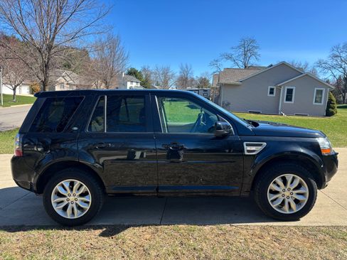 Used 2014 Land Rover LR2 HSE image 5