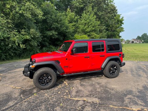 Used 2021 Jeep Wrangler Unlimited Sport AWD/4WD image 4