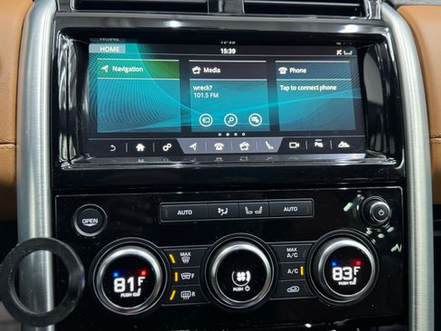 Used 2018 Land Rover Discovery HSE Luxury image 13