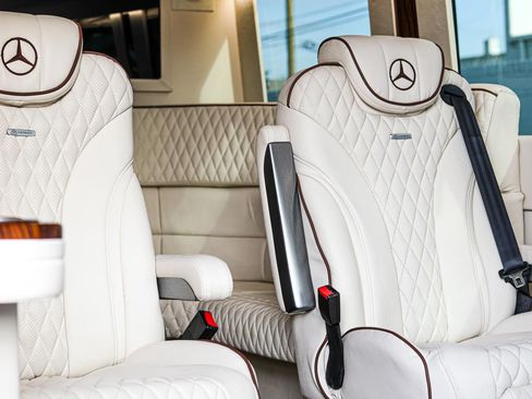 Used 2023 Mercedes-Benz Sprinter 3500 image 16