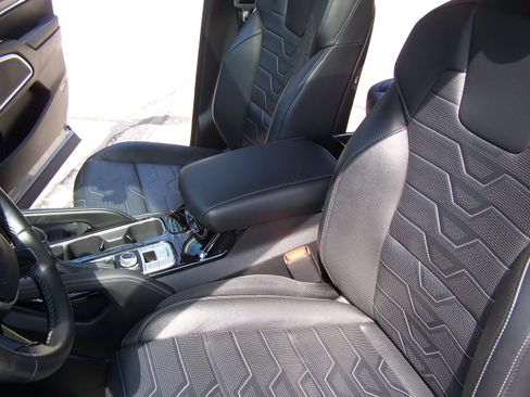 Used 2022 Kia Telluride SX w/ SX Prestige Package image 11