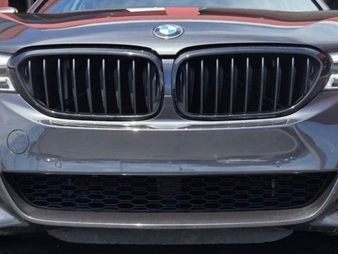 Used 2020 BMW M550i xDrive M550i xDrive Sedan 4D w/ Premium Package image 2