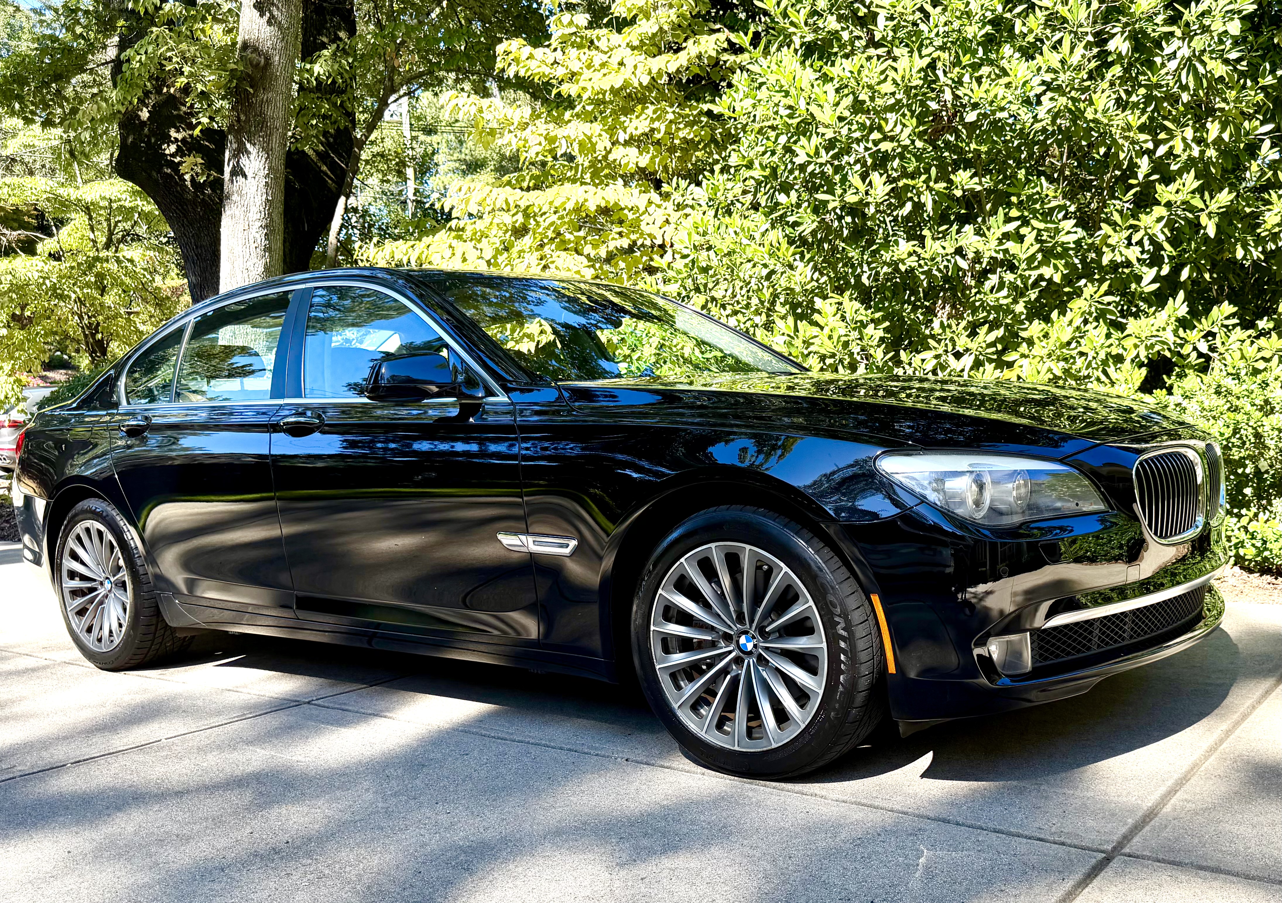 Used 2012 BMW 740i RWD image 4