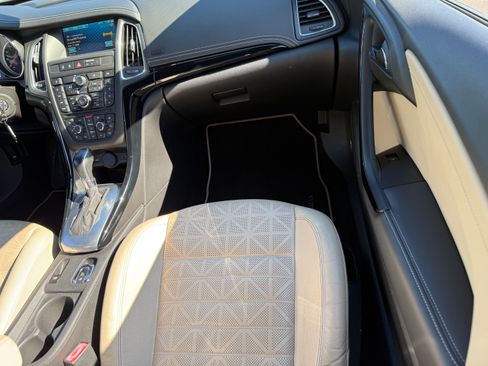 Used 2016 Buick Cascada Premium image 9