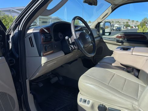 Used 2006 Ford F350 Lariat image 9
