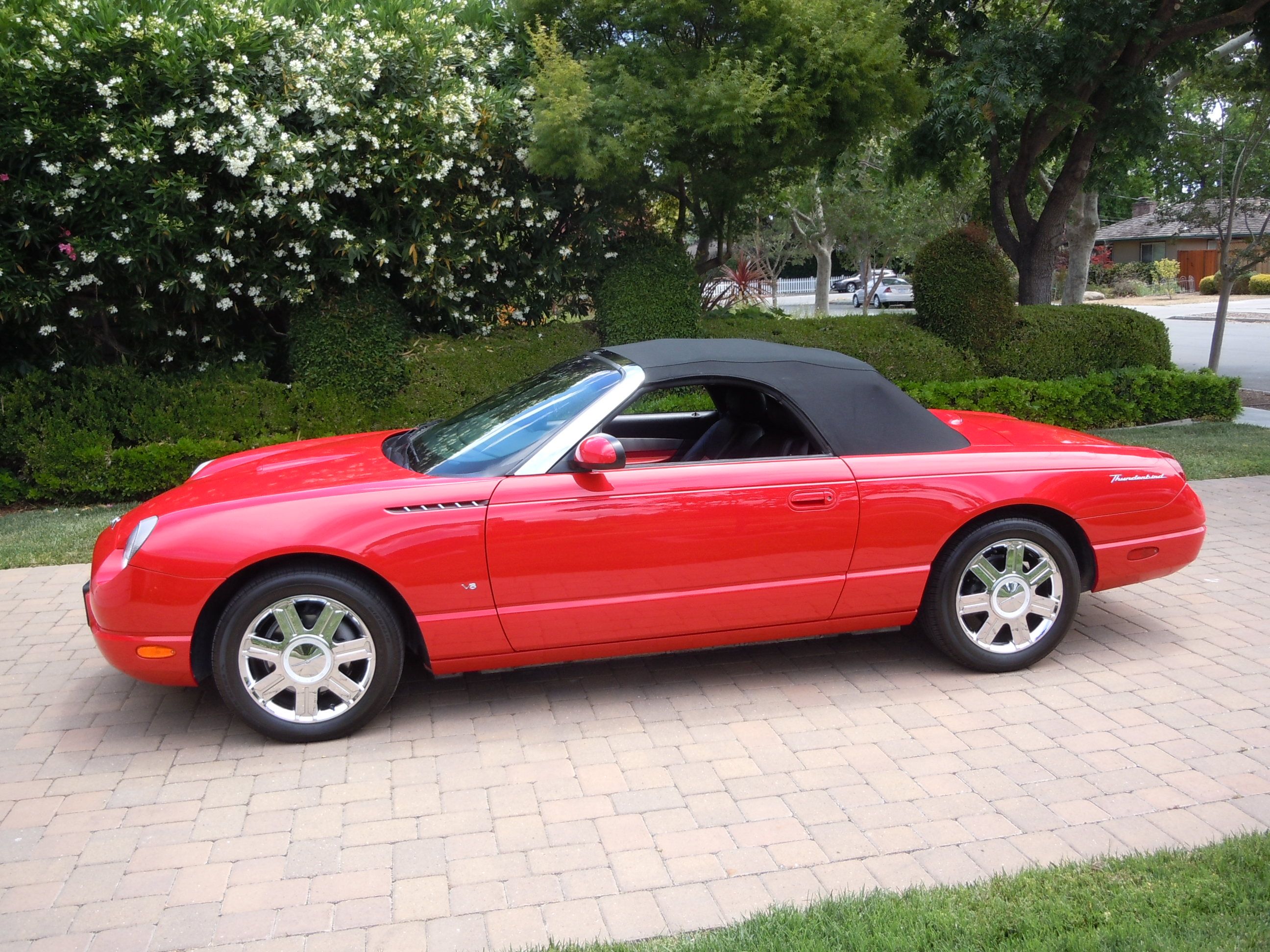 Used 2002 Ford Thunderbird RWD image 25