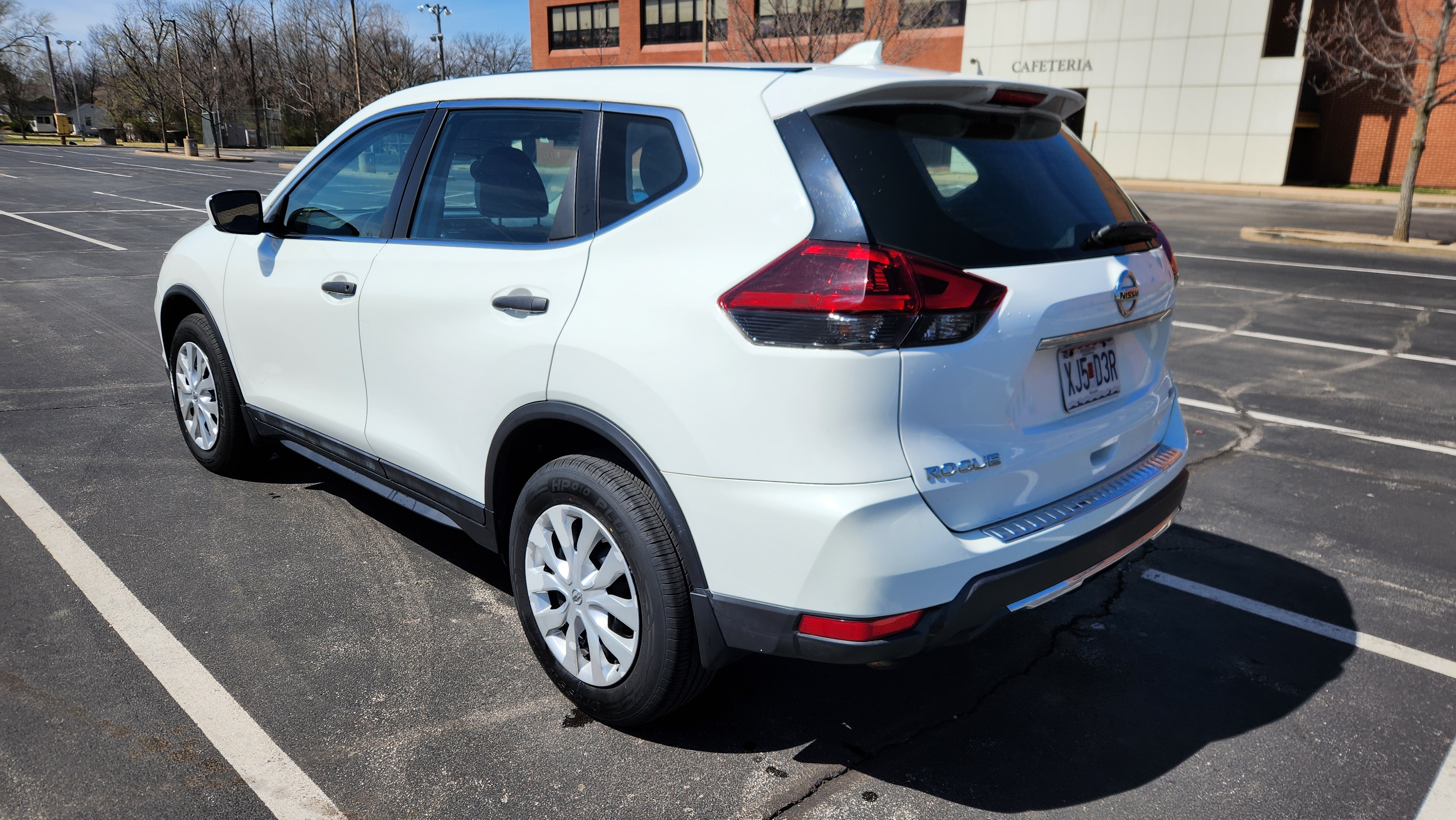 Used 2018 Nissan Rogue S AWD/4WD image 4