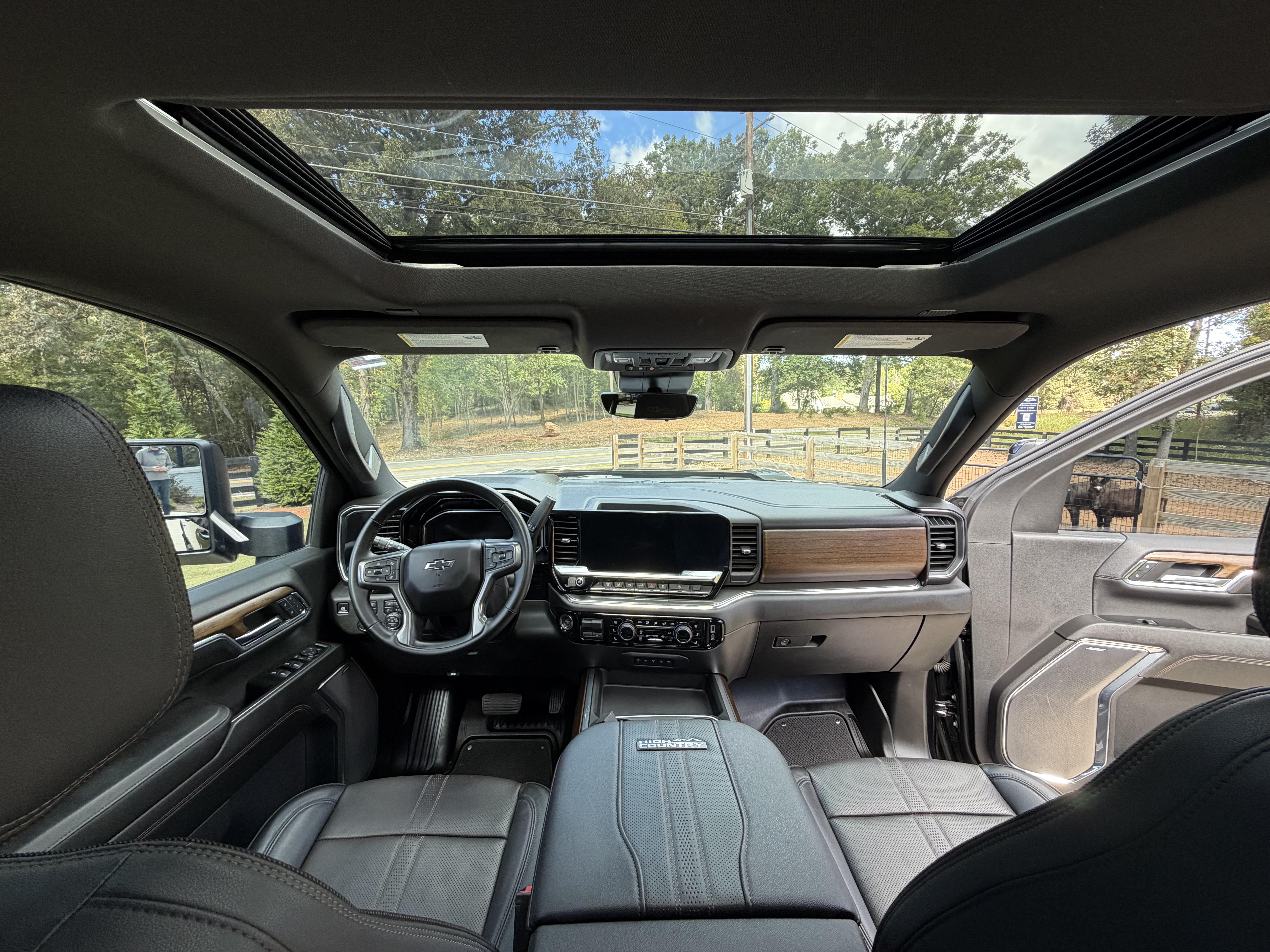 Used 2024 Chevrolet Silverado 3500 High Country w/ High Country Premium Package AWD/4WD image 15