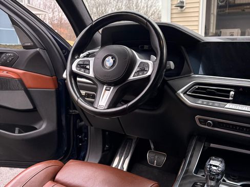 Used 2022 BMW X7 M50i image 17