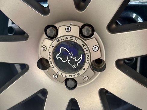 Used 2016 Jeep Wrangler Unlimited Sahara image 17