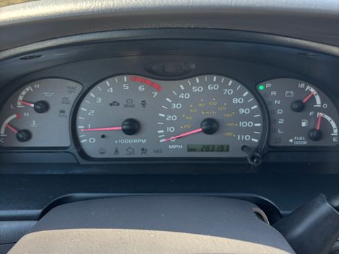 Used 2002 Toyota Sequoia Limited image 12