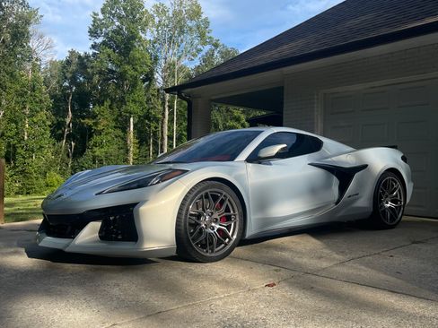 Used 2023 Chevrolet Corvette Z06 w/ Engine Appearance Package RWD image 13