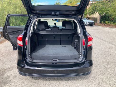 Used 2017 Ford C-MAX Titanium w/ Equipment Group 301A FWD image 12