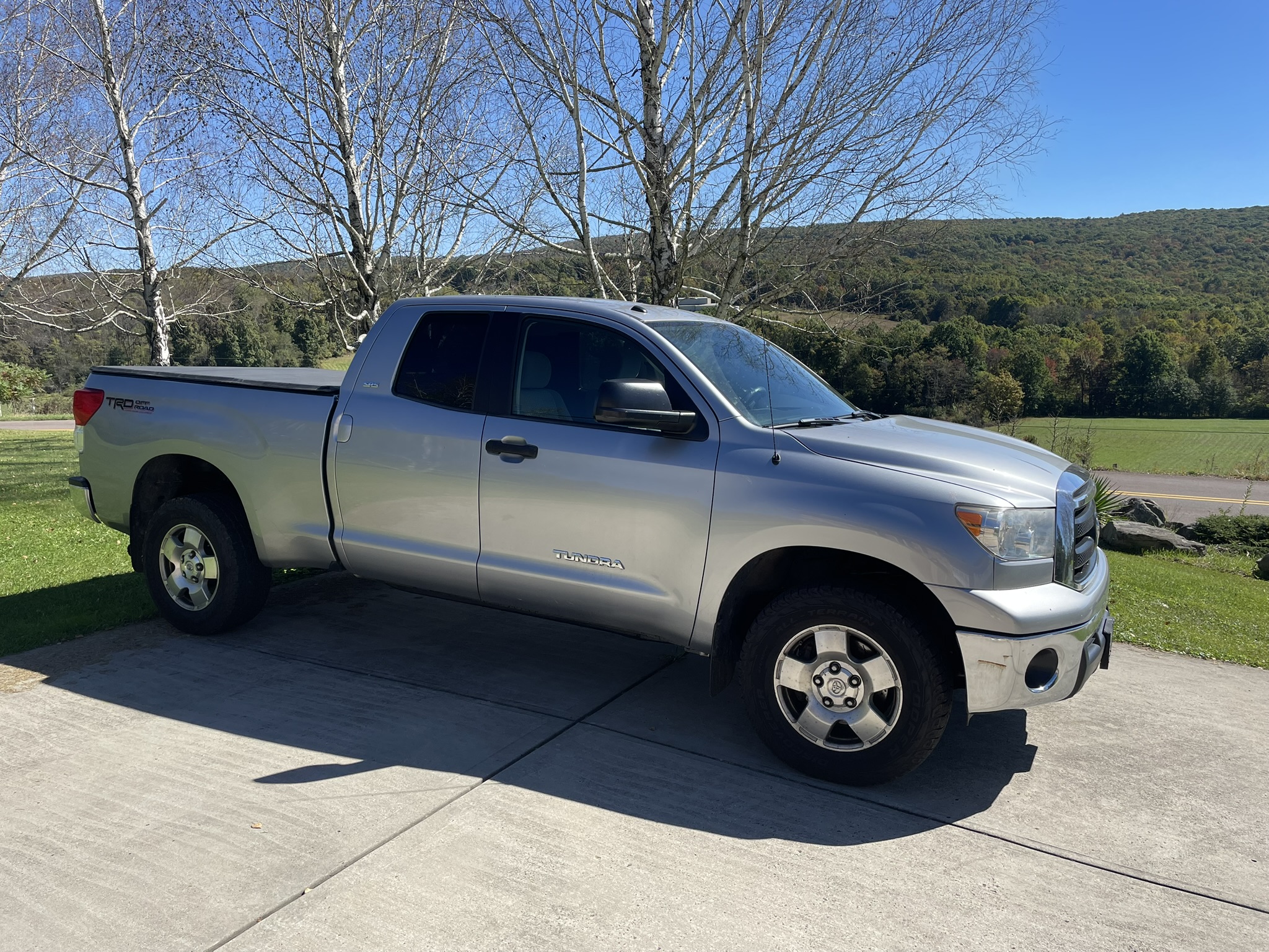 Used 2012 Toyota Tundra 4x4 Double Cab w/ TRD Off-Road Pkg image 1