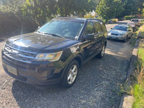 Used 2018 Ford Explorer 4WD image 2