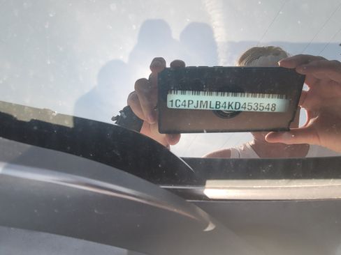 Used 2019 Jeep Cherokee Latitude Plus w/ Cold Weather Group image 12