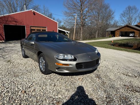 Used 2002 Chevrolet Camaro Z28 image 2