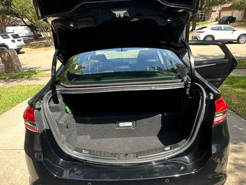 Used 2017 Ford Fusion Energi Titanium FWD image 19