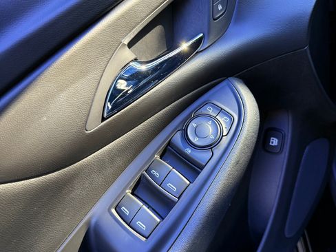 Used 2018 Chevrolet Volt LT w/ LT Driver Confidence Package image 28