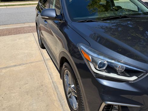 Used 2019 Hyundai Santa Fe XL FWD image 6