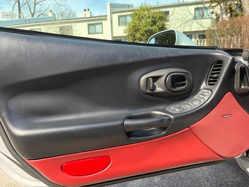 Used 1998 Chevrolet Corvette Coupe w/ Roof Pkg image 17