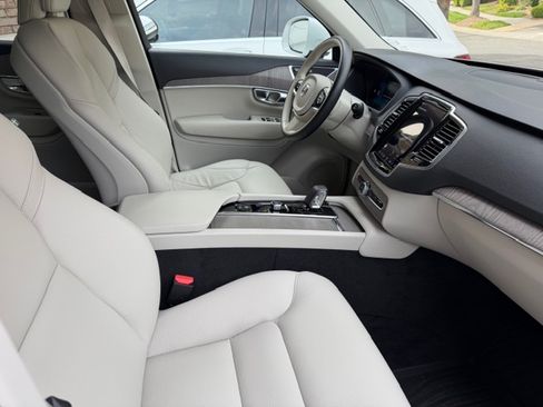 Used 2023 Volvo XC90 B6 Plus w/ Protection Package Premier image 9