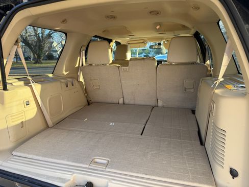 Used 2013 Ford Expedition XLT image 13
