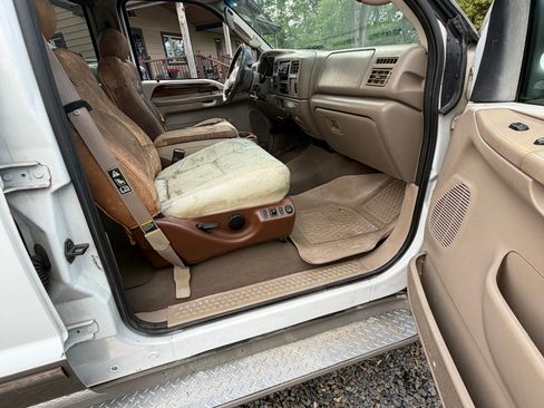 Used 2003 Ford F250 King Ranch AWD/4WD image 5
