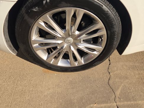 Used 2010 Hyundai Genesis 4.6 w/ Technology Pkg 5 image 7