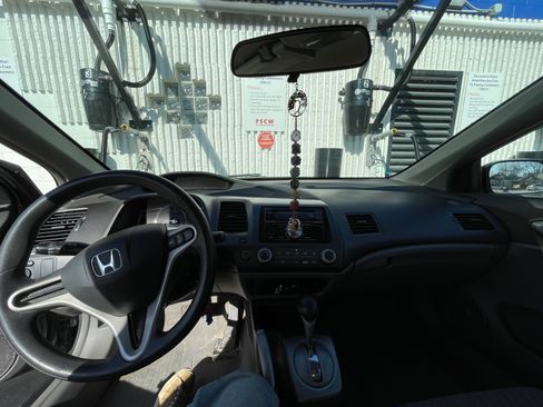 Used 2009 Honda Civic LX image 2