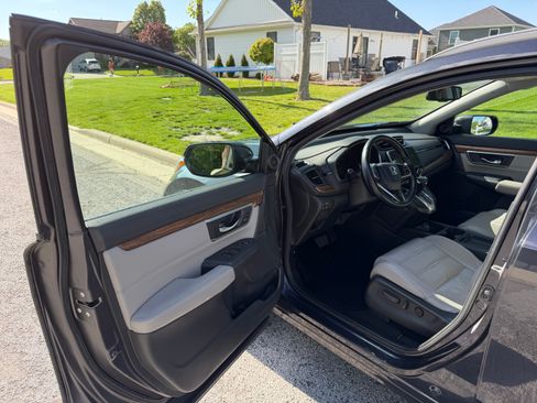 Used 2017 Honda CR-V Touring image 10