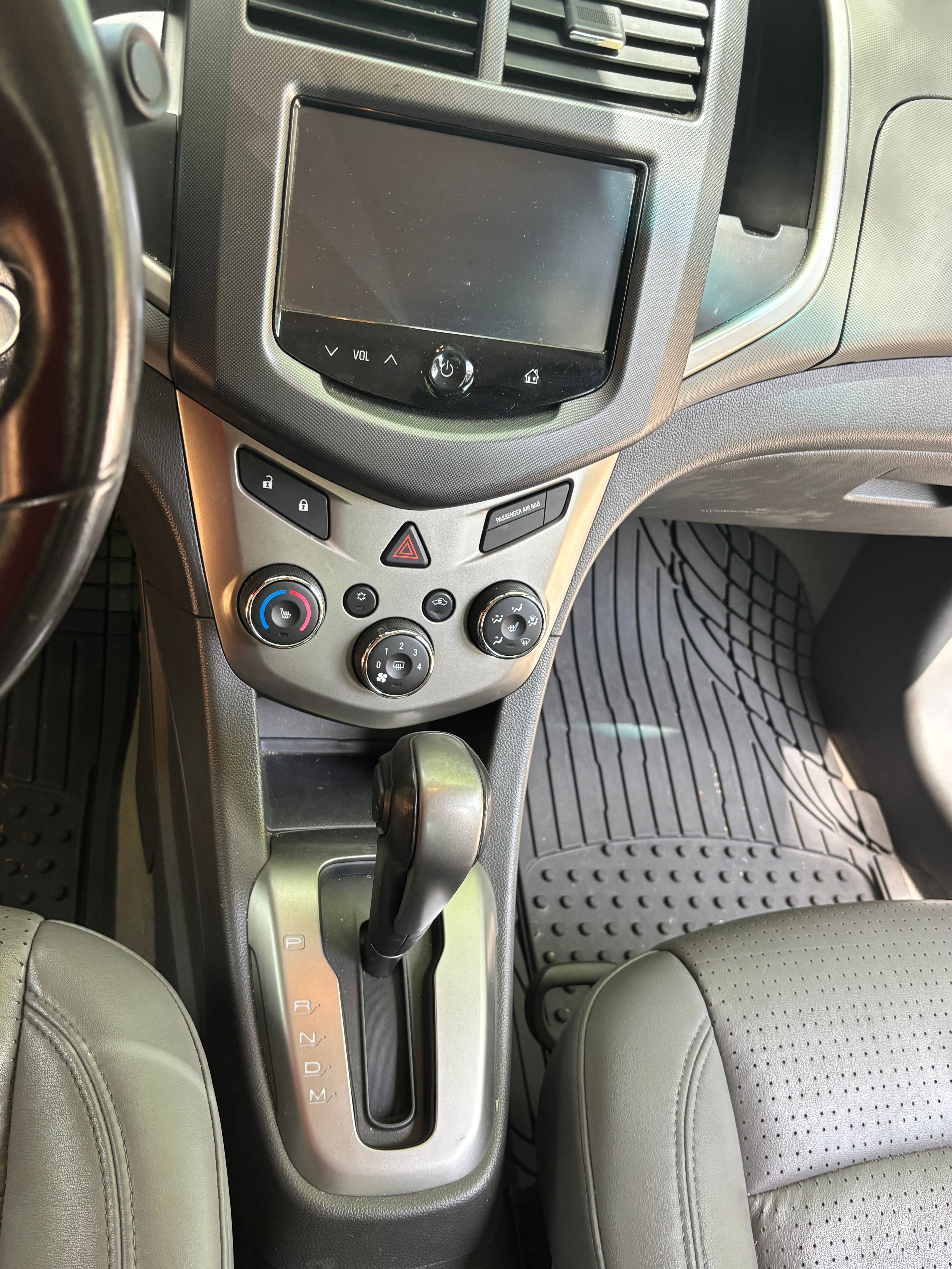 Used 2013 Chevrolet Sonic LTZ FWD image 6