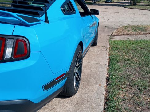 Used 2011 Ford Mustang Coupe image 8