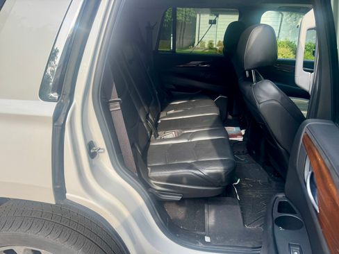 Used 2019 Cadillac Escalade Premium Luxury AWD/4WD image 8