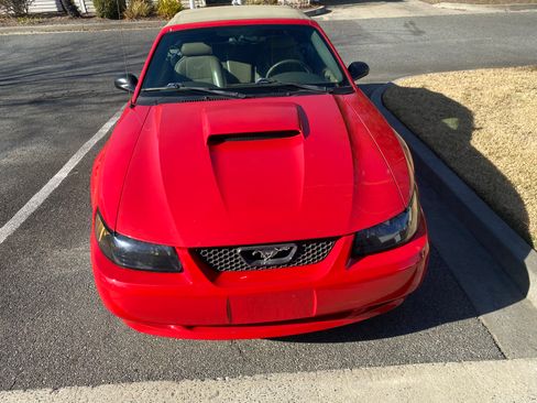 Used 2004 Ford Mustang Premium image 11