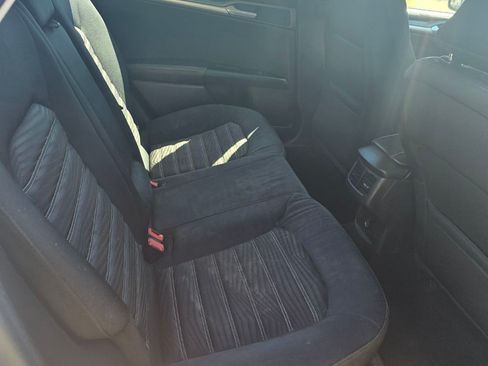 Used 2016 Ford Fusion SE image 9