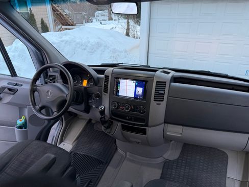 Used 2014 Mercedes-Benz Sprinter 3500 image 9