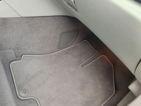 Used 2014 Cadillac SRX Premium image 17