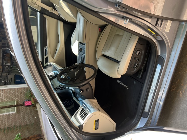 Used 2017 Genesis G80 5.0 Ultimate RWD image 14