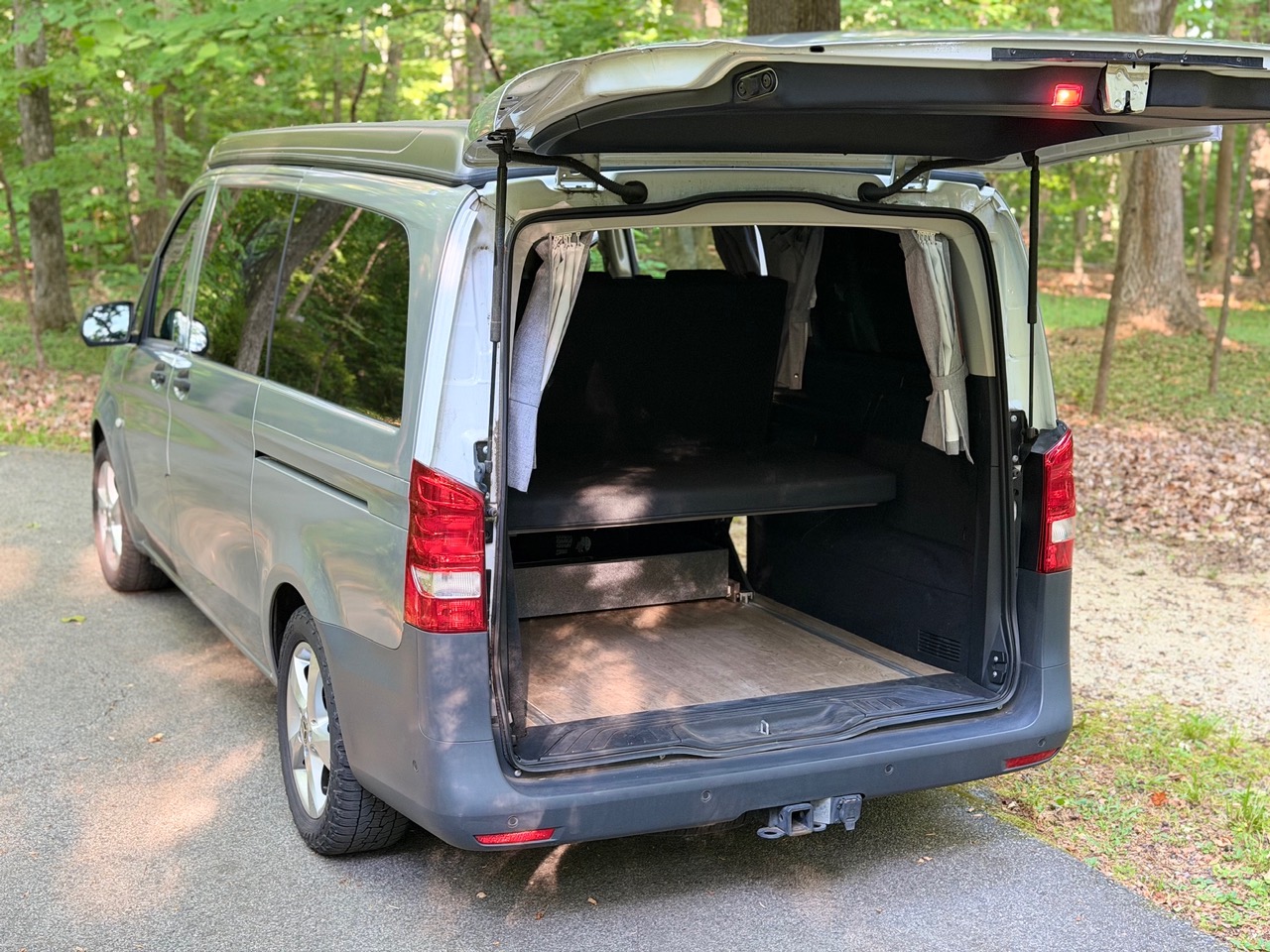 Used 2020 Mercedes-Benz Metris Passenger image 9