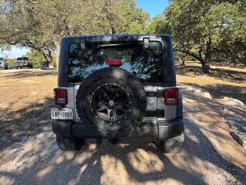 Used 2013 Jeep Wrangler Sport image 4
